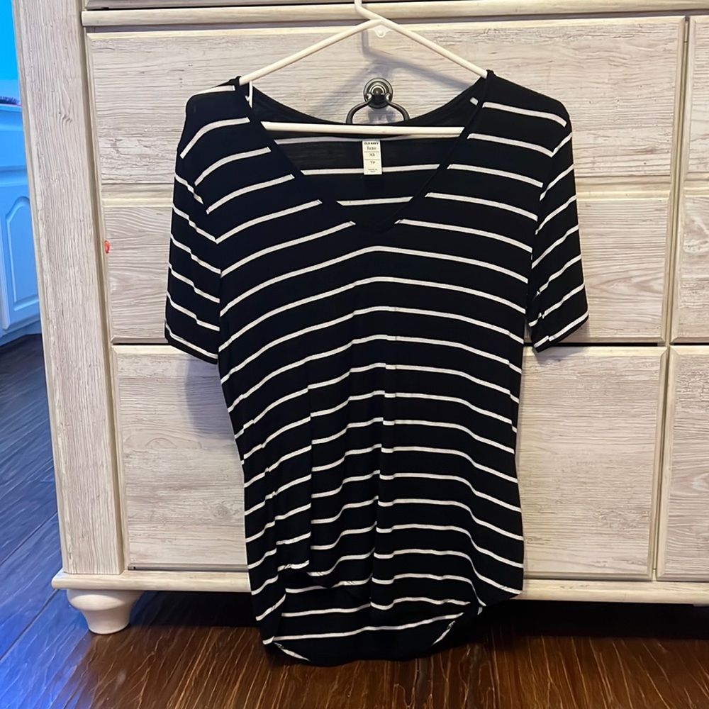 Black and white tee